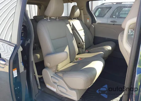 2018 Toyota Sienna Xle Premium 8 Passenger from USA, damaged, VIN 5TDYZ3DC6JS957276